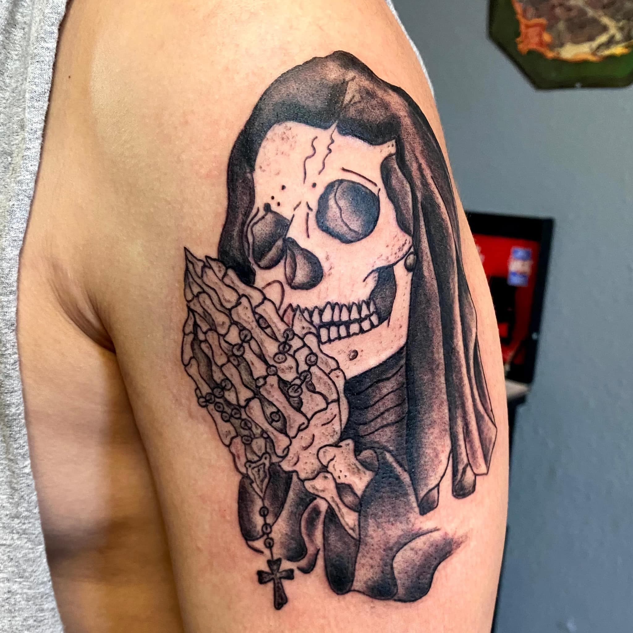 Black and Grey — tattoo by @sean_e_bones